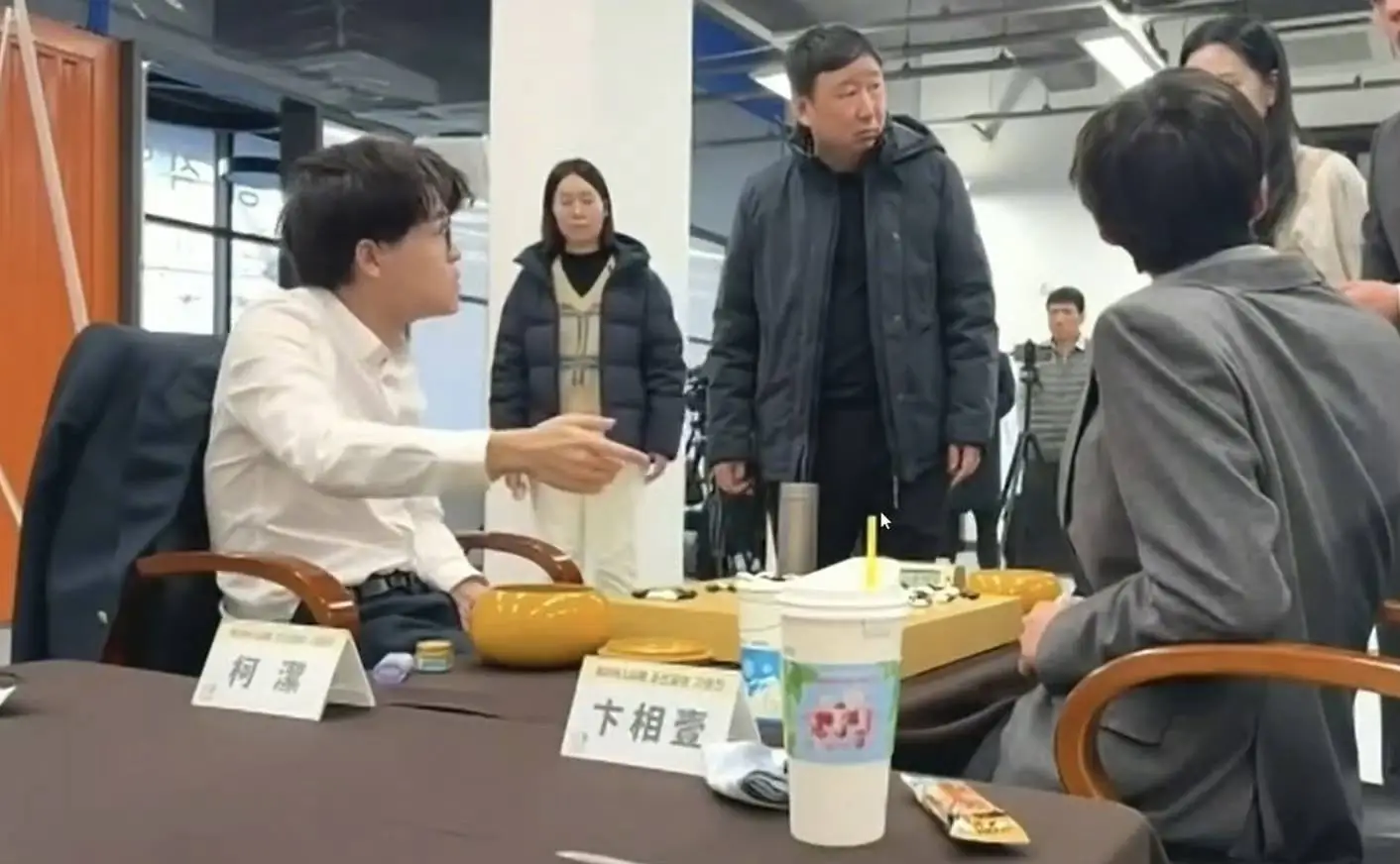 柯洁九冠梦碎！韩国裁判争议判罚引发退赛风波，中国围棋史上最大遗憾？  第3张