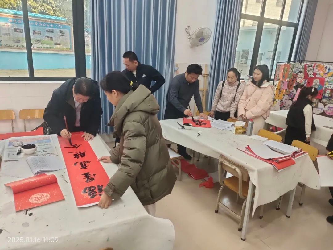 2025年新春活动震撼来袭！书法大师现场挥毫，你准备好迎接这场文化盛宴了吗？  第8张