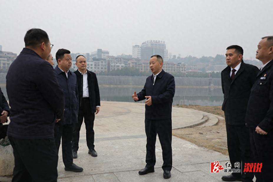县委书记郑湘带队督导烟花爆竹禁燃限放工作，如何保障群众绿色安全祥和过年？