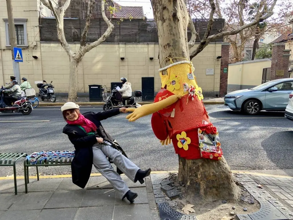 上海愚园路新年装饰惊艳亮相！你准备好迎接这场视觉盛宴了吗？  第2张