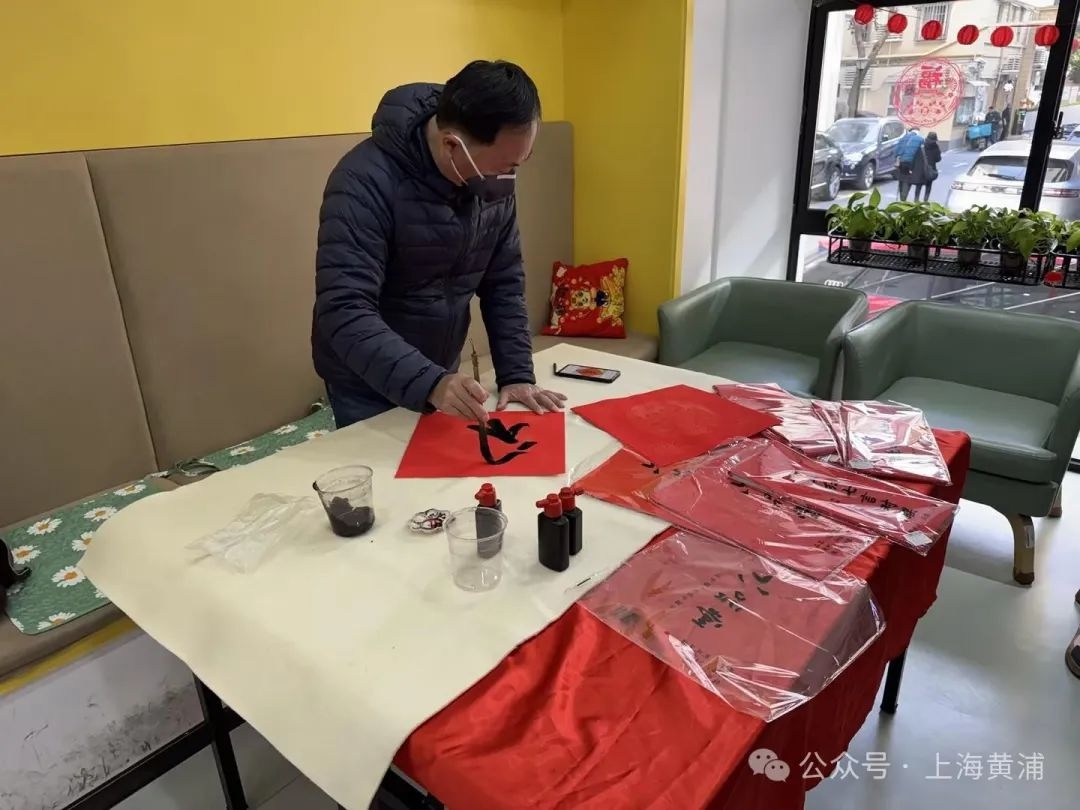 记忆里的年夜饭：老邻居们如何在蒙西日间照料中心找回曾经的温馨与欢乐？  第5张