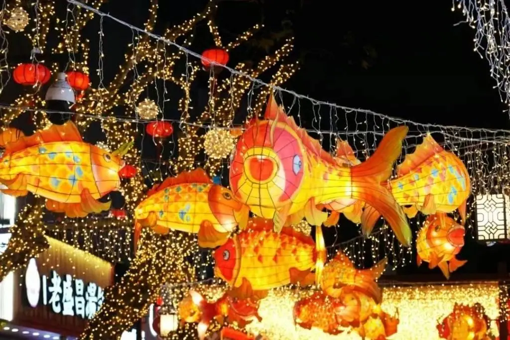 南翔古镇蛇年灯彩展，锦鲤、小笼、仙鹤齐上阵，你准备好迎接这场国潮盛宴了吗？  第2张