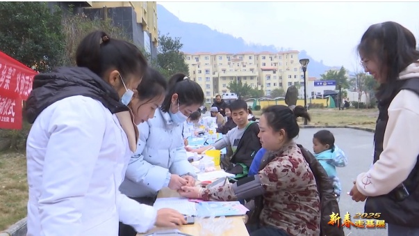 家门口就能享受中医理疗！册亨县中医院义诊活动为何如此受欢迎？  第2张