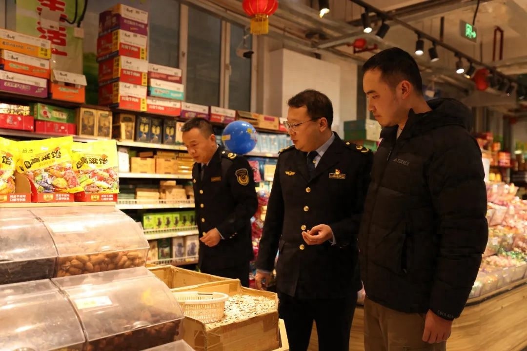 春节年货大采购！温泉县超市如何确保年货供应充足、价格平稳？