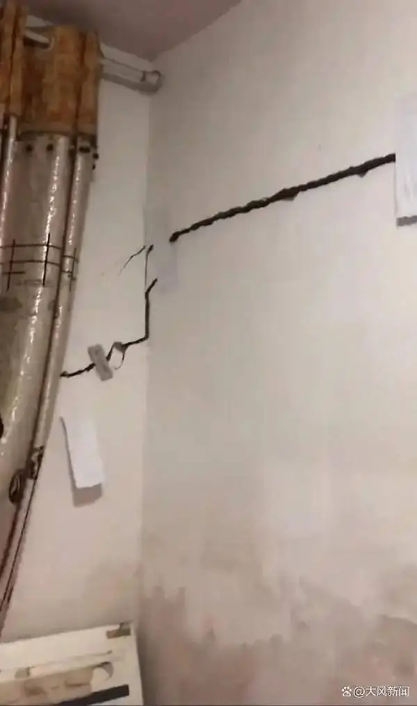 湖南怀化辰溪县突发地基下沉，业主恐慌加剧！政府紧急介入，真相究竟如何？  第1张