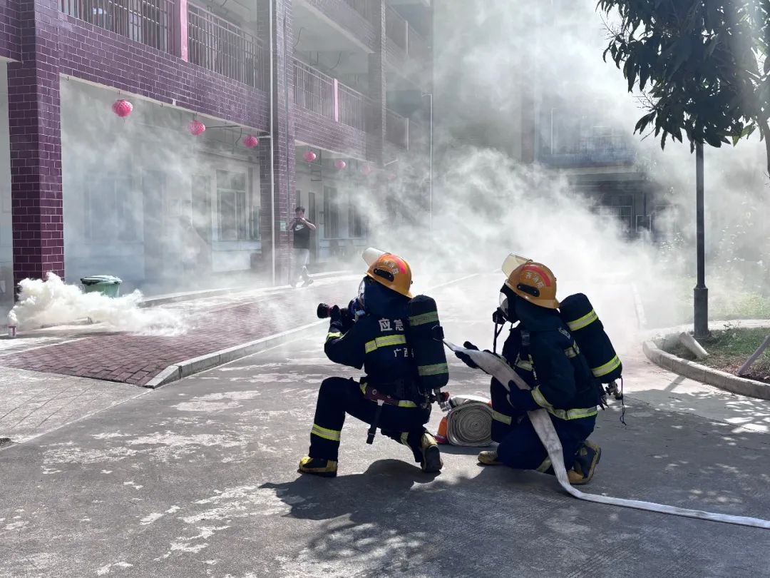 钦北区80余人参与养老机构消防演练，防患未然保平安  第2张