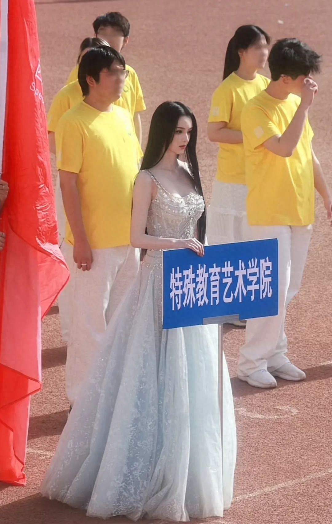 西安美院听障女大学生因长相引争议！网友：像AI美得不真实，真相究竟如何？