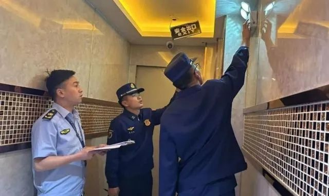 五一假期将至，你的娱乐场所安全吗？沾益区文旅局联合消防大队开展全面检查  第2张