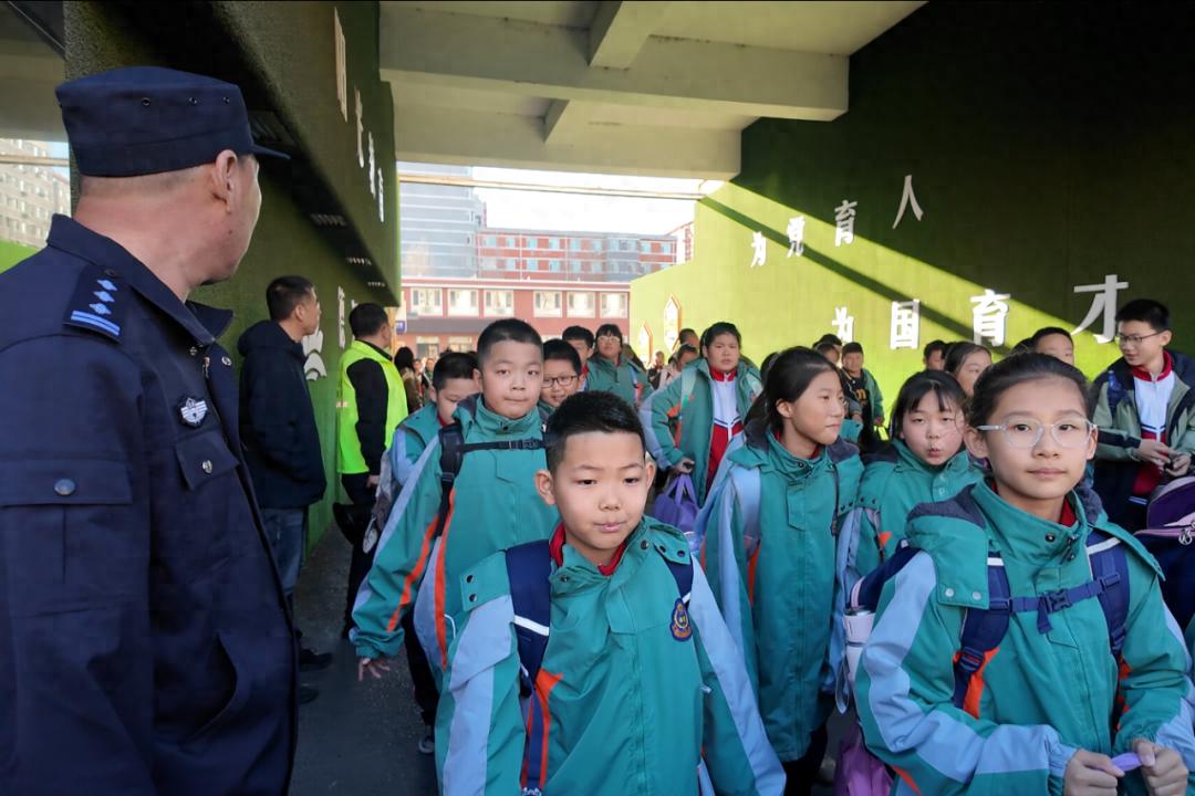 四月如诗如画，铁东公安如何守护你的平安？