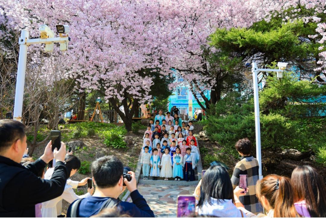 废旧轮胎变花盆？丹东幼儿园这场亲子活动让春天绽放新生命  第2张