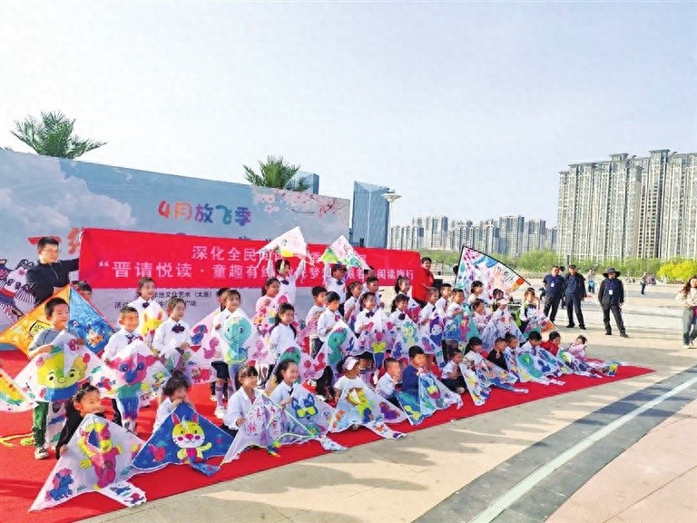春日亲子共绘风筝，书香与梦想齐飞！你参加了吗？