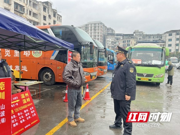 这位交通执法大队长如何用行动改变一座城市的绿色出行理念？  第2张