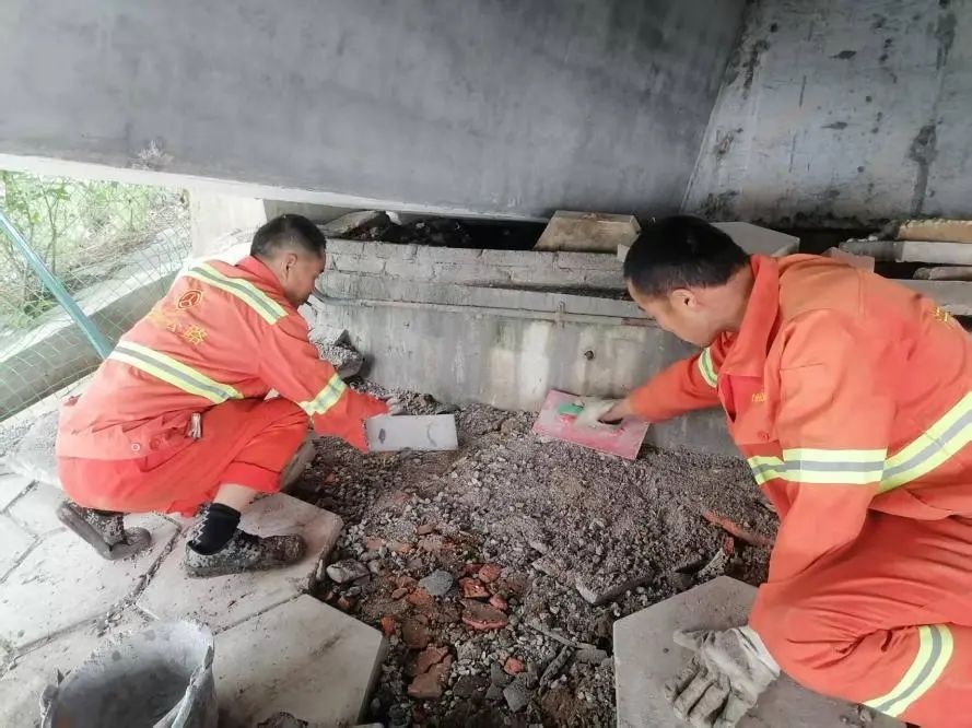 洪湖市公路事业发展中心如何为70座桥梁筑牢汛期安全防线？  第2张