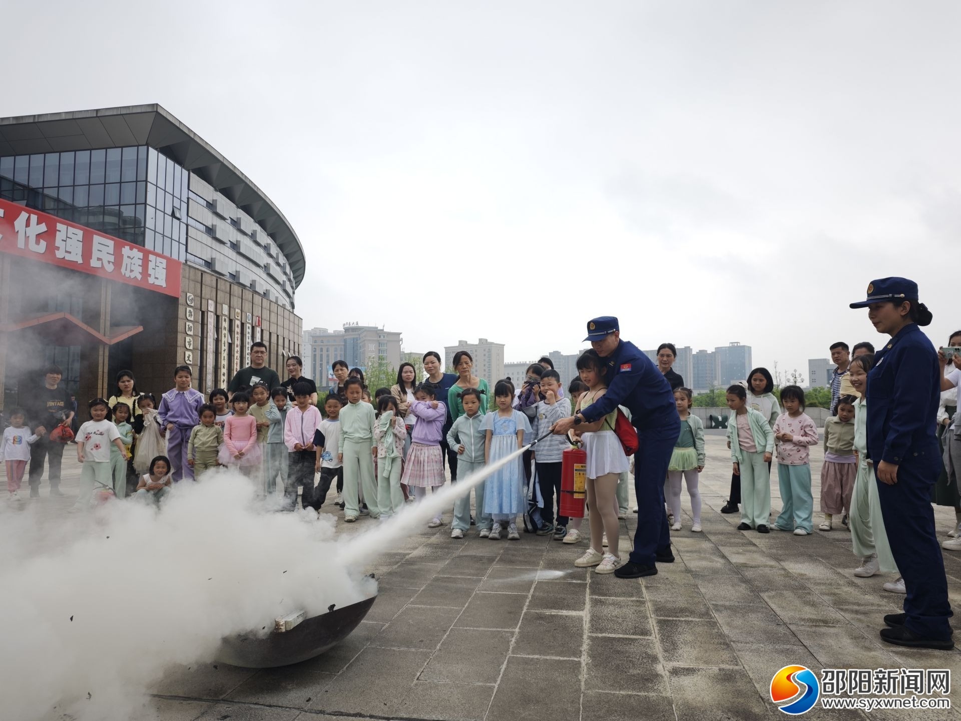 双清区消防大队竟用这种方式教孩子防火！家长们都惊呆了  第2张