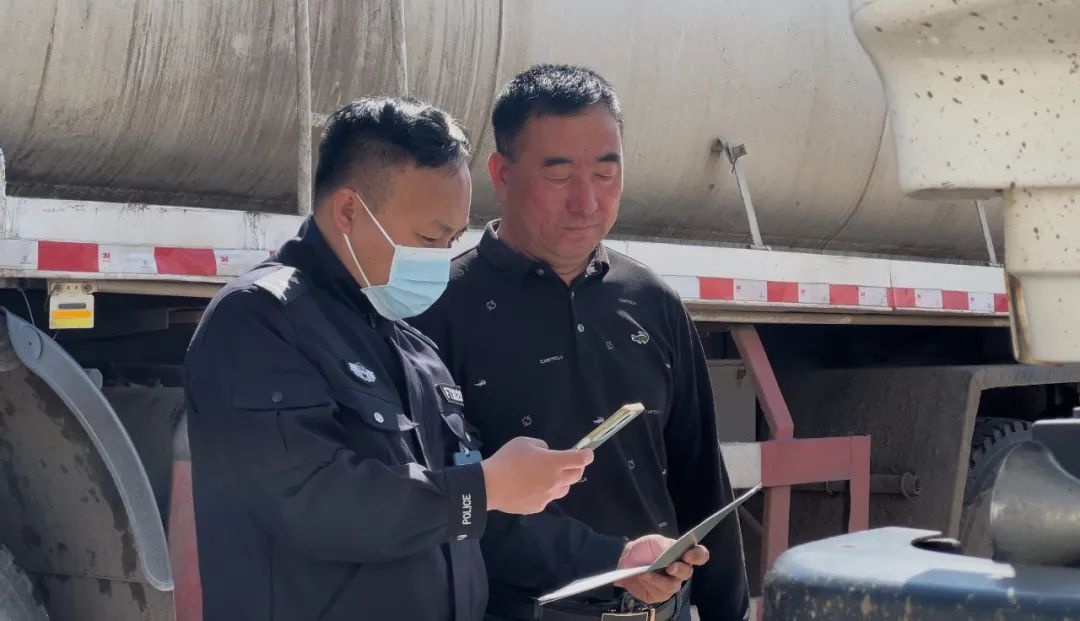 两天完成380辆专项作业车转移登记！松原交警如何跑出惠企加速度？  第4张
