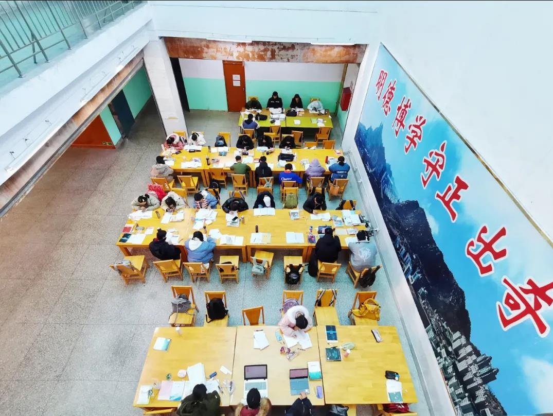 AI时代，读书还能带给我们什么？揭秘黄金屋的全新内涵  第2张