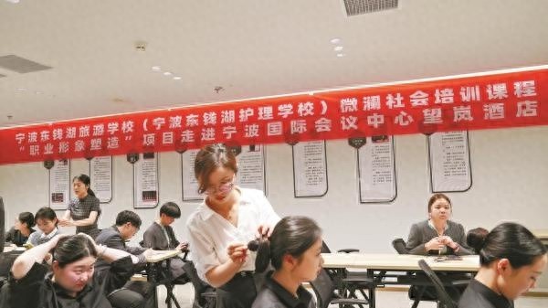 第四届中国—中东欧国家博览会召开！沈佳红老师为何忙得不可开交？