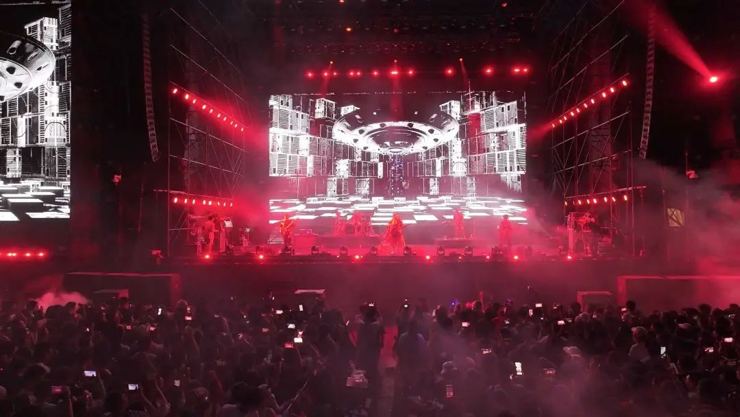 南京金牛湖茉莉花音乐节，为何能让青春的爱与摇滚燃爆初夏？  第2张