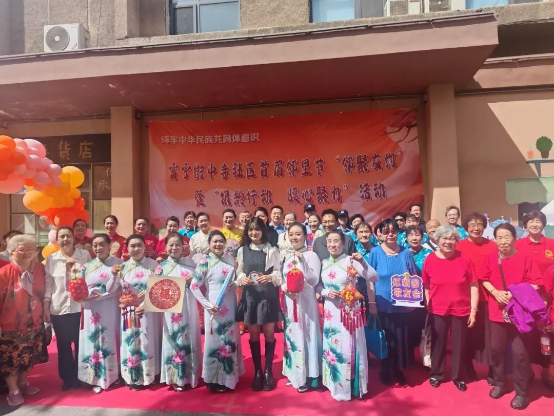 520！游客与警察双向奔赴，暖心之举为何引热议？  第4张