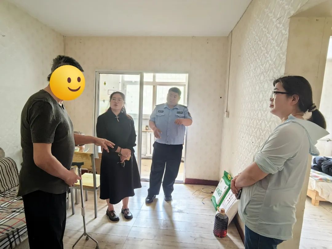 孤寡老人半身瘫痪无人照料？文昌路派出所民警紧急行动  第2张