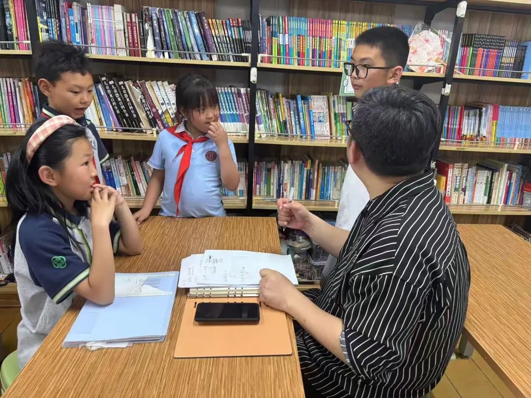 19年公益延续！新杭州孩子在杂粮煎饼摊后厨做作业，心酸谁懂？  第5张