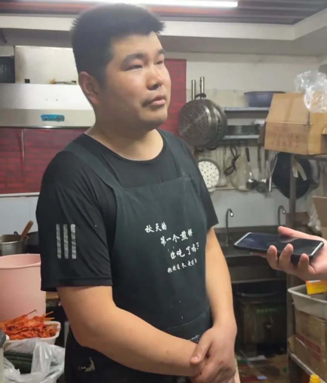 19年公益延续！新杭州孩子在杂粮煎饼摊后厨做作业，心酸谁懂？  第6张