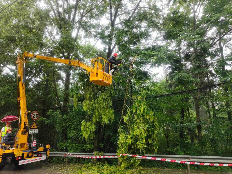 5月21日夜间强降雨致恩施州部分路段现险情！公路部门如何应对？  第3张