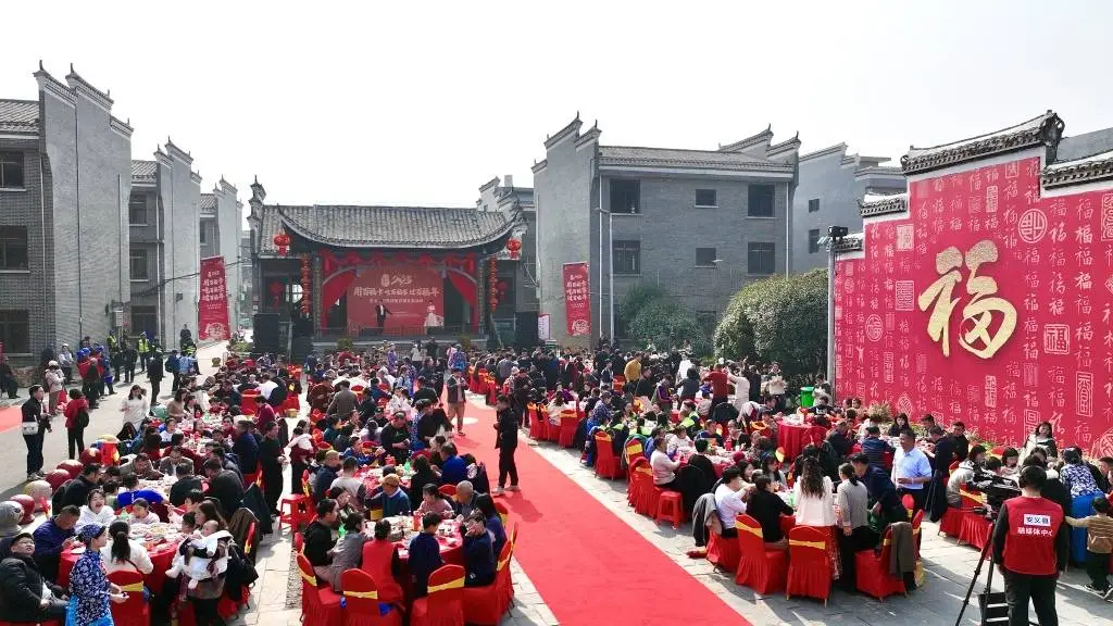 千年古村落群里的百福家宴，你体验过吗？金猪巡游、千人共宴，年味十足  第5张