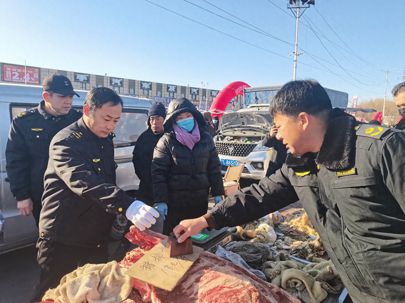 春节购物陷阱多！市监局突击检查，你的电子秤安全吗？