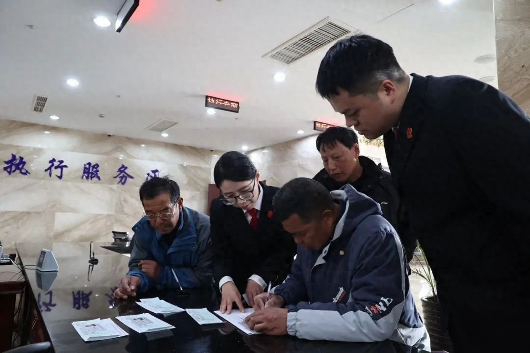 欠款20万，老魏如何讨回血汗钱？法官出手，结局令人欣慰
