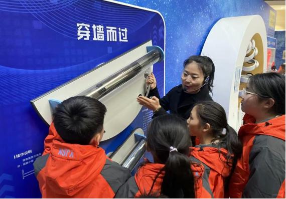 2025年寒假，德州市科技馆如何通过灵蛇献瑞活动激发青少年的科学热情？  第5张