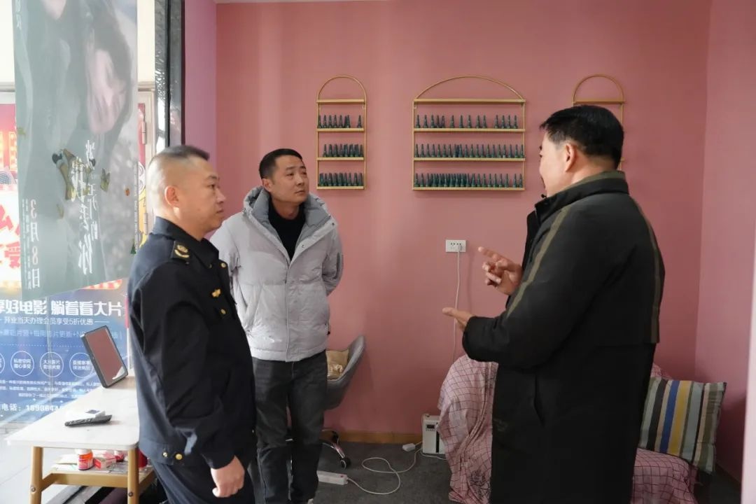 春节观影高峰来临！你的安全有保障吗？曾都区多部门联合检查影院消防安全  第1张