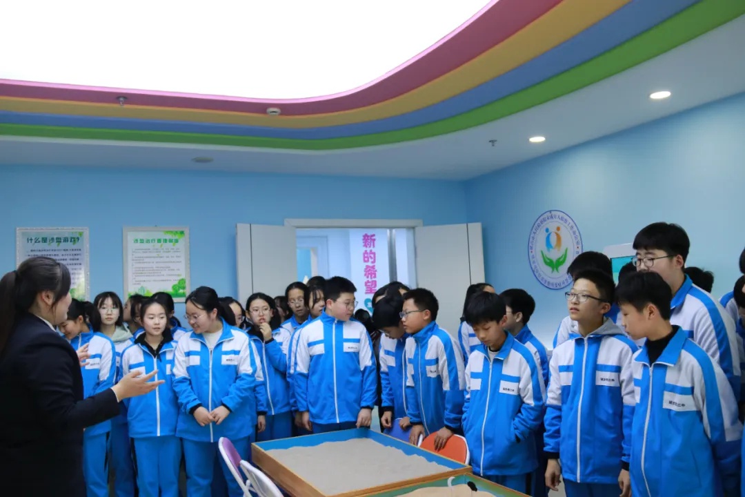 寒假法治探索之旅：延吉市第三中学学生如何与法律零距离接触？  第4张