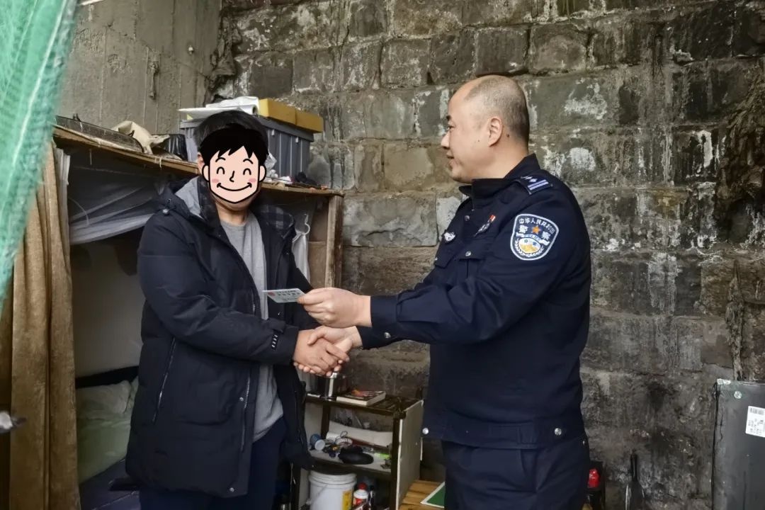 重庆水域惊现套牌挂车！警方重拳出击，冬季行动能否彻底清除隐患？  第4张