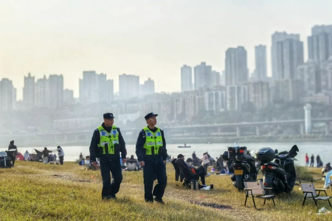 重庆水域惊现套牌挂车！警方重拳出击，冬季行动能否彻底清除隐患？  第6张