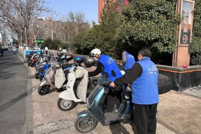 杆石桥街道的环保春联活动，为何让居民纷纷拿起毛笔？  第3张