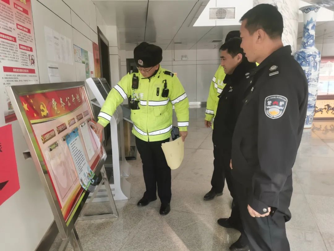春节返乡高峰来临，定边交警如何确保道路安全畅通？  第2张