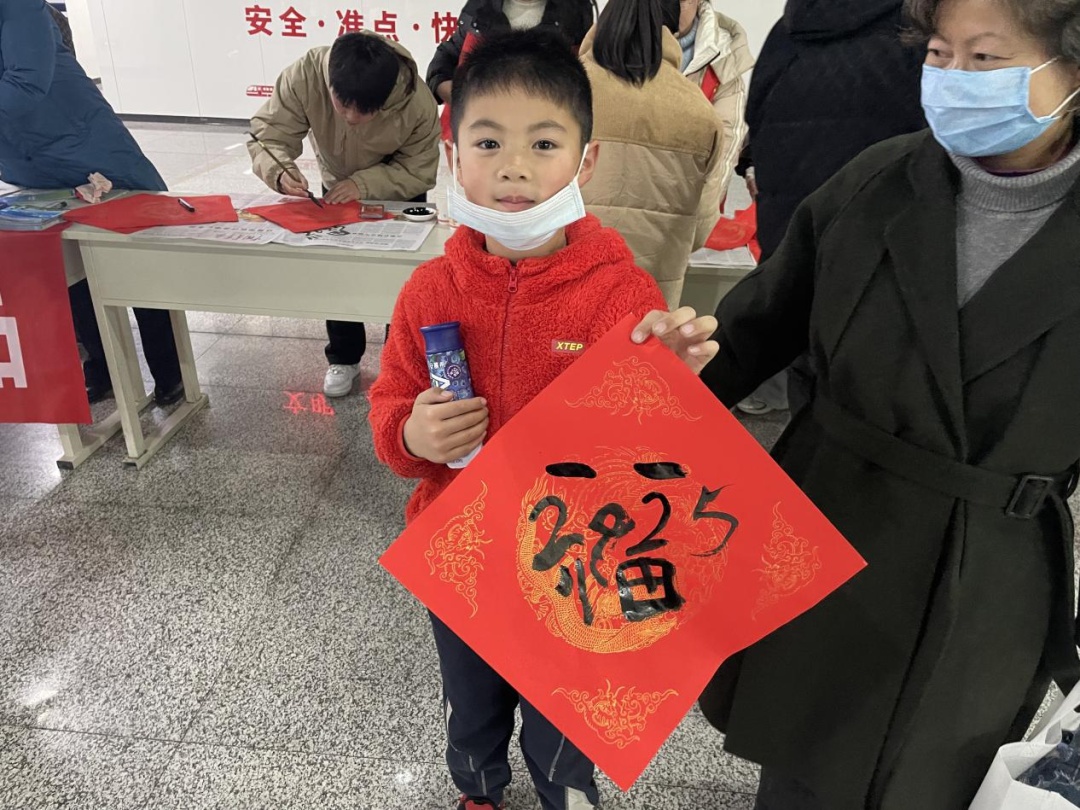 2025年春运，郫筒街道红马甲志愿者如何让您的旅途更暖心？  第5张