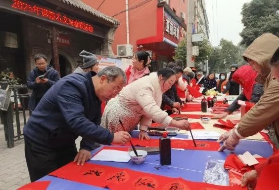 县财政局新春写福活动：墨香四溢，福字呼之欲出，你感受到了浓浓的年味吗？  第2张