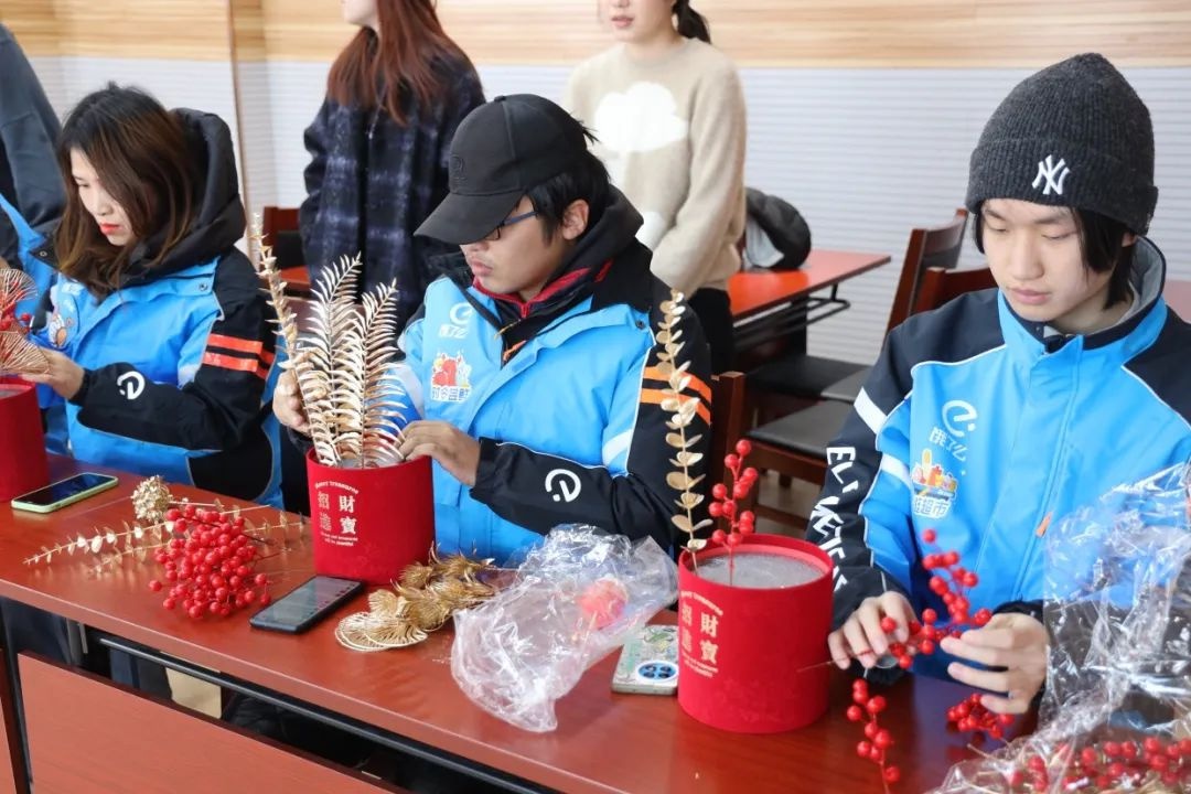 锦绣社区青年汇瑞蛇迎春活动：30余名两企三新青年如何开启新年新程？  第8张