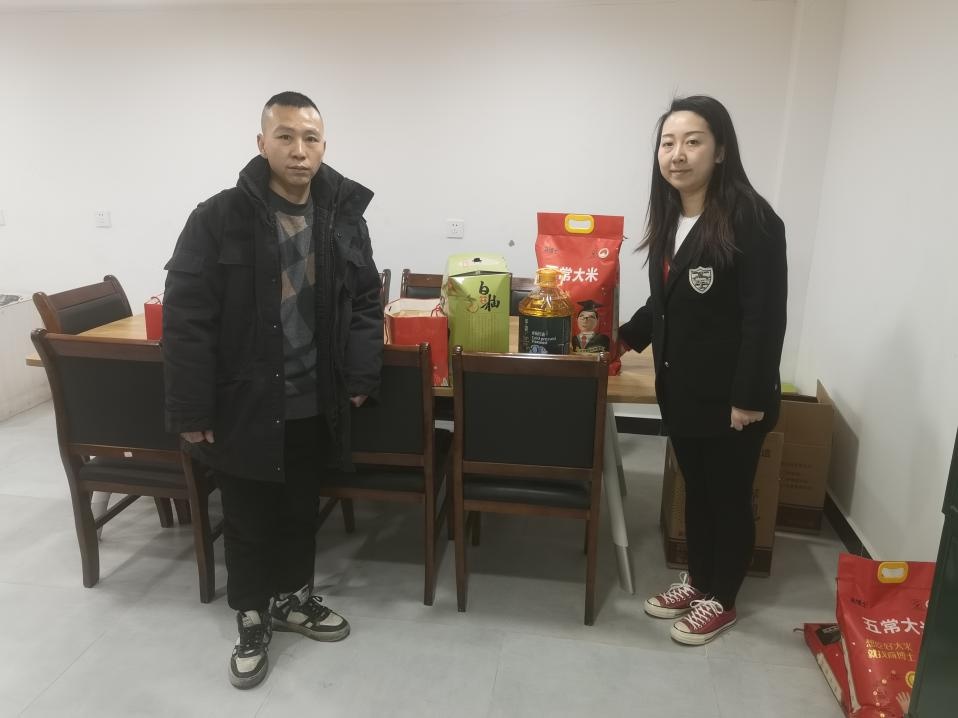 寒冬送暖！民族街道工会如何让新业态从业人员和困难职工感受节日温暖？  第3张