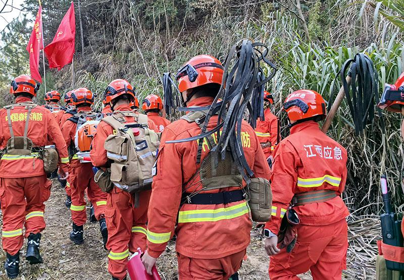 森林消防员春节坚守岗位，他们用这些专业装备守护山林安全  第2张