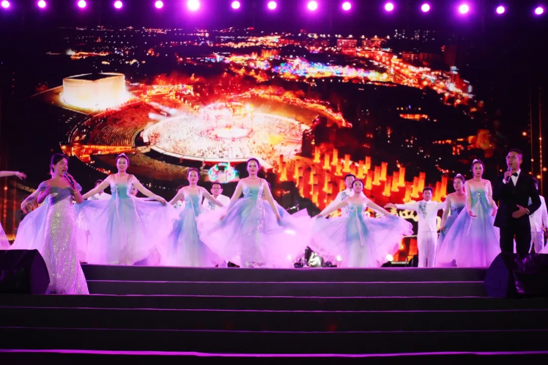 西昌市教体系统职工新年音乐晚会震撼上演，1000+现场观众，3万+在线观看，你错过了吗？  第3张