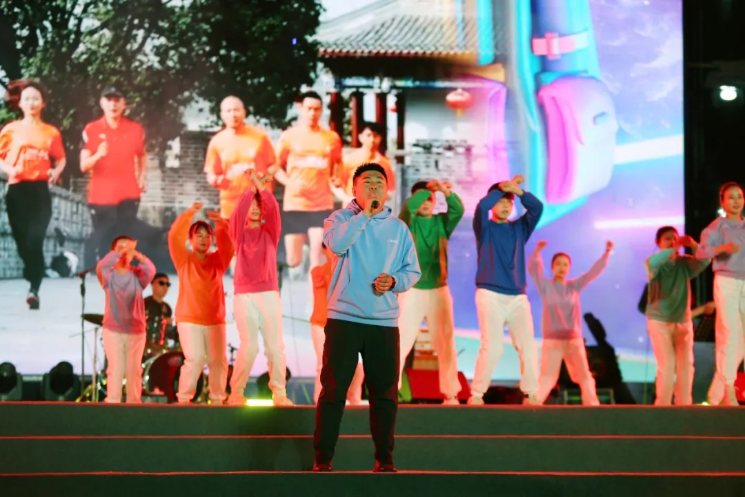 西昌市教体系统职工新年音乐晚会震撼上演，1000+现场观众，3万+在线观看，你错过了吗？  第5张