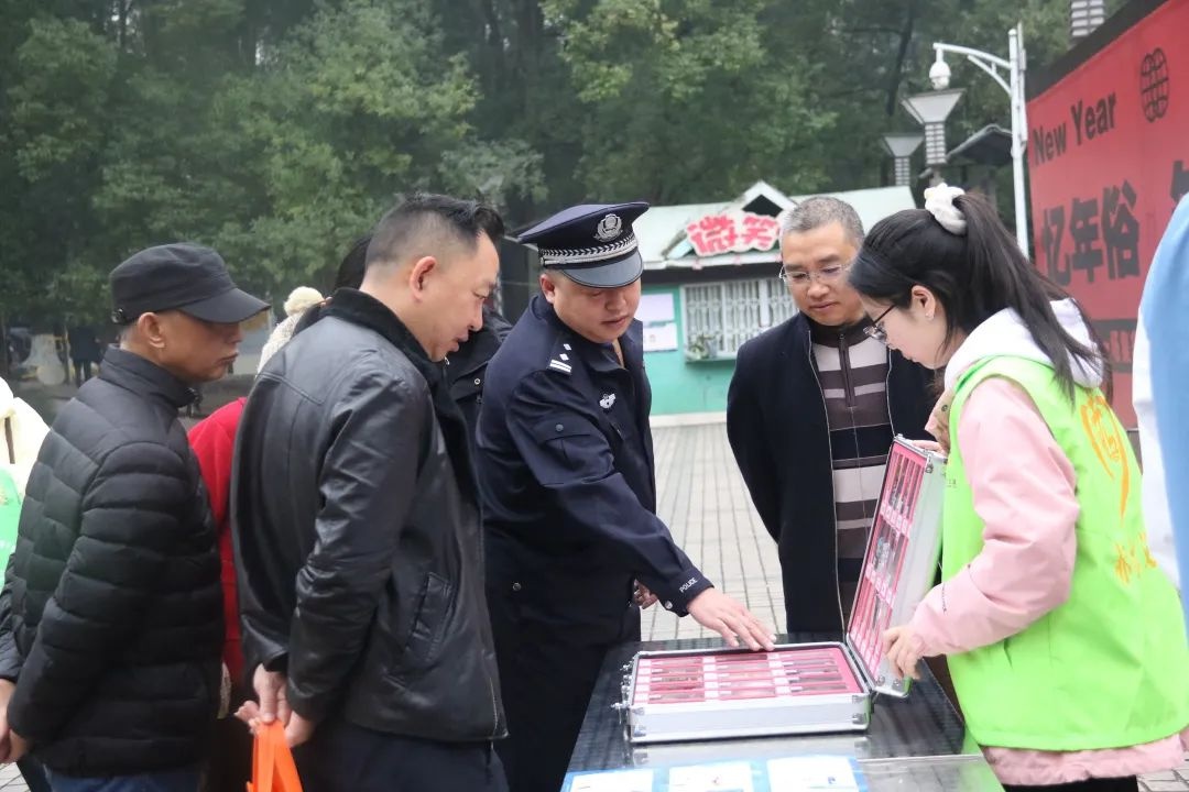 2025年赤水市如何让返乡务工人员远离毒品？这场禁毒宣传活动告诉你  第3张