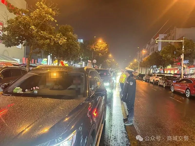 春运大考！商城县交警如何全天候疏堵保畅通？  第2张