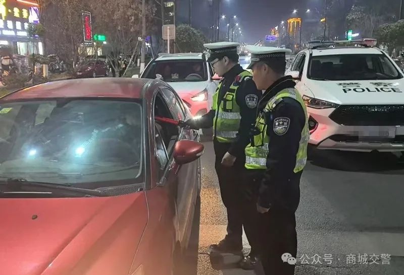 春运大考！商城县交警如何全天候疏堵保畅通？  第9张