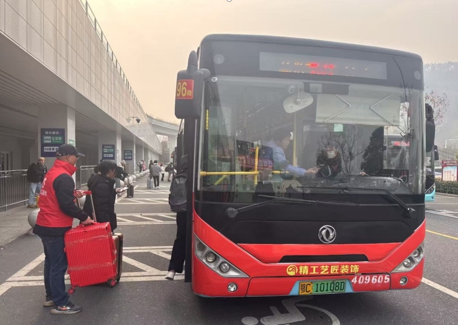春节返乡路，公交志愿者如何温暖你的最后一公里？  第2张