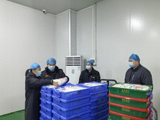 兴安县深夜突击检查鲜湿米粉企业，你的早餐安全吗？