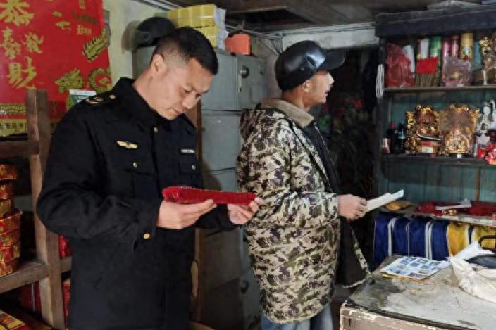 吉安市如何确保烟花爆竹安全？揭秘市场监管局的全面排查行动  第1张